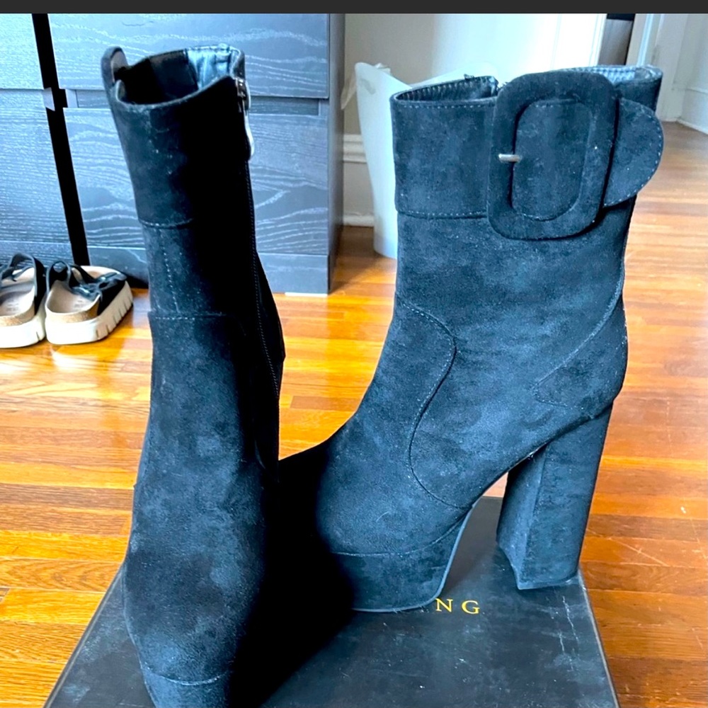 Platform suede black booties